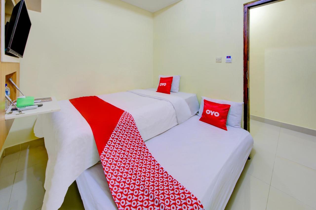 Oyo 3791 Hotel Kja Tegal  Exterior photo